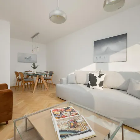 Miodowa Modern In The Old Town Of By Renters Apartament Warszawa