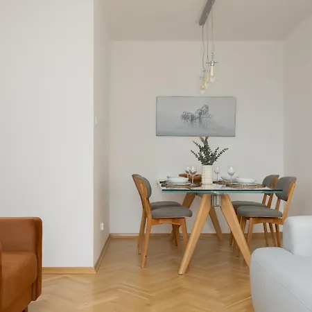 Miodowa Modern In The Old Town Of By Renters Varşova