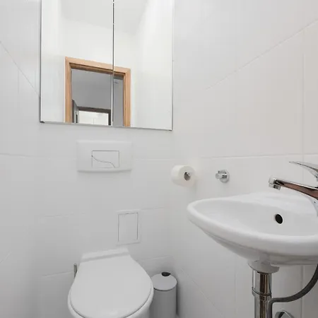 Apartman Miodowa Modern In The Old Town Of By Renters *